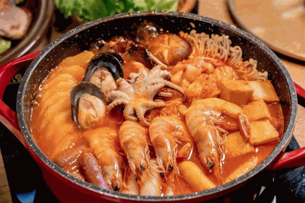 尖東仔港式鸡煲海鲜火锅