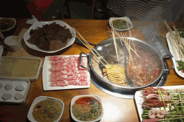 宜宾点点香火锅