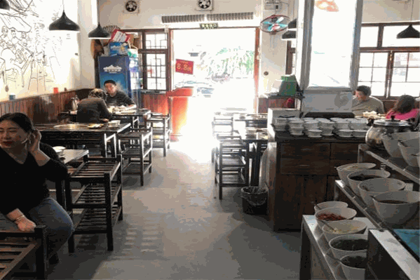 黄记重庆宽板凳老火锅 黄记重庆宽板凳老火锅