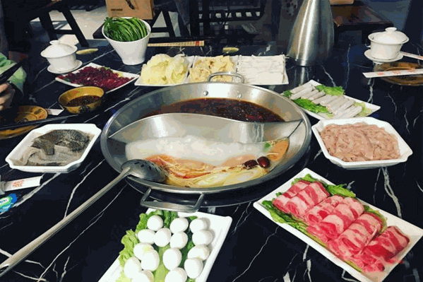 黄记重庆宽板凳老火锅 黄记重庆宽板凳老火锅