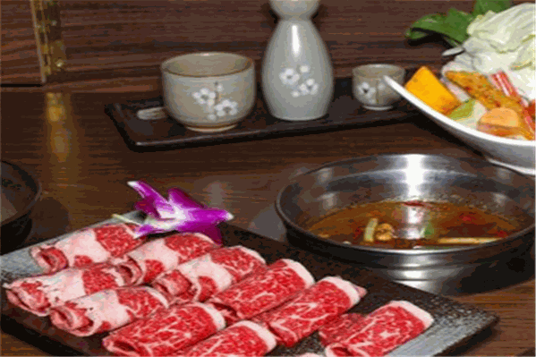 炮碗粿条牛肉火锅