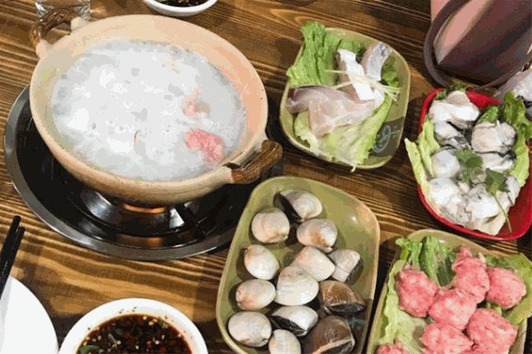 阿标砂煲粥火锅