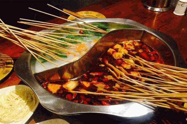 于小签老串串香火锅