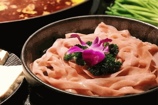 九尺鲜鸭肠火锅