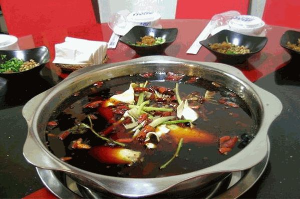 云之缘丽江泉水斑鱼火锅 云之缘丽江泉水斑鱼火锅