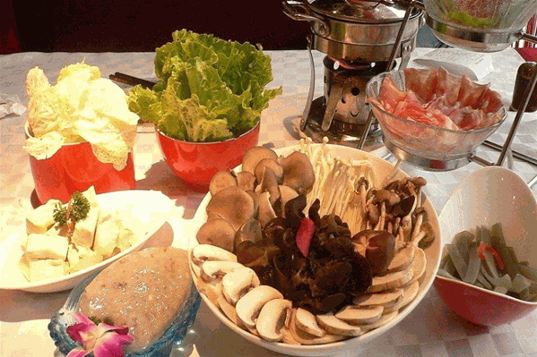 蜀大叔砂锅串串香火锅 蜀大叔砂锅串串香火锅