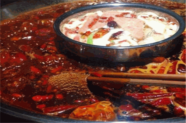 禄牛现切牛肉火锅