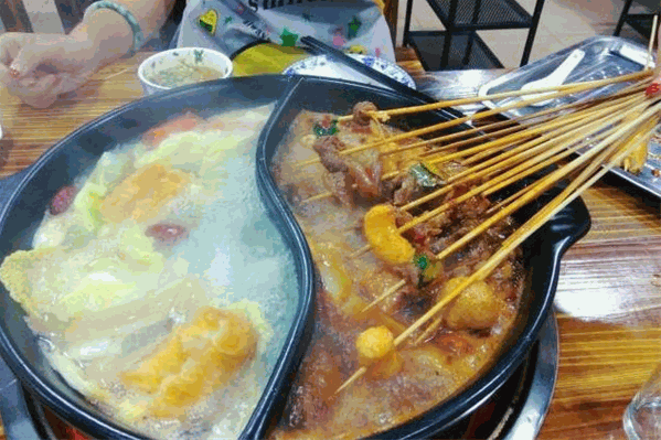 老妈串串火锅