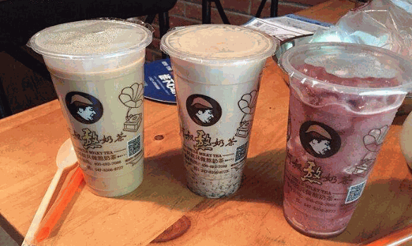 阿叔熬奶茶