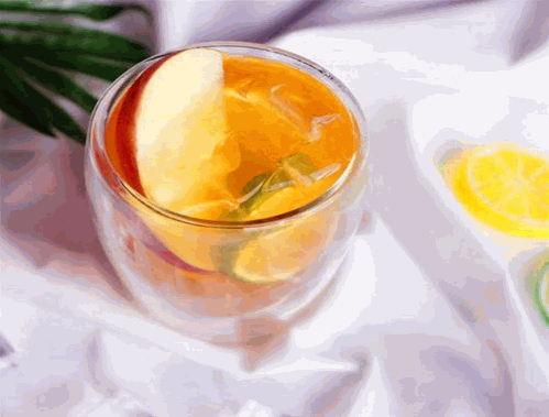 蜜蜜斟奶茶