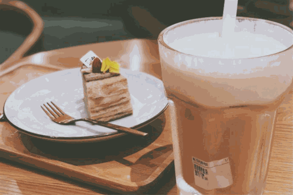 monica奶茶店