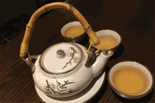 monica奶茶店