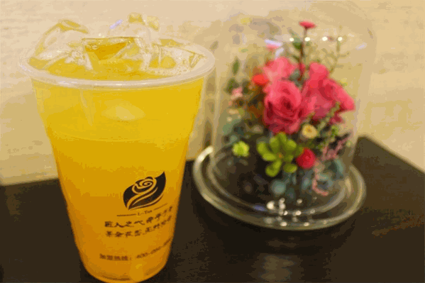 伦家茶铺