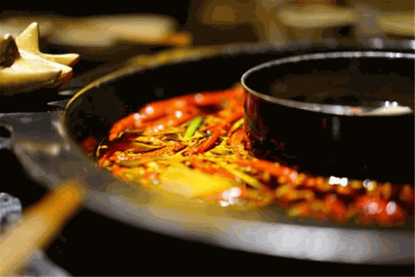 巴士火锅串串香