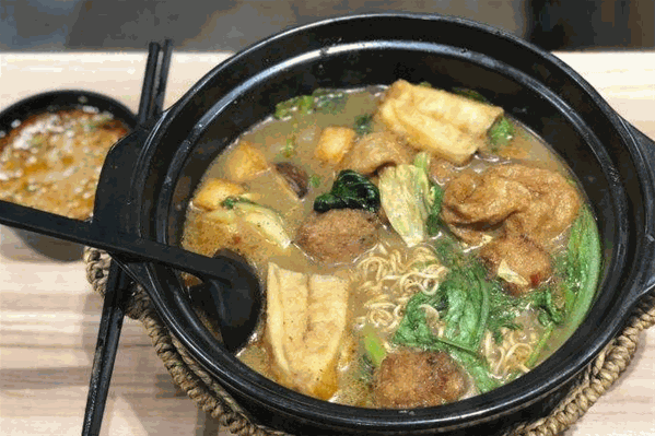 绿叶巷砂锅麻辣烫