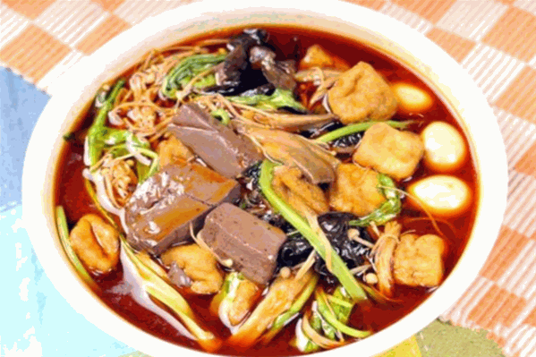 鲁更叶麻辣烫