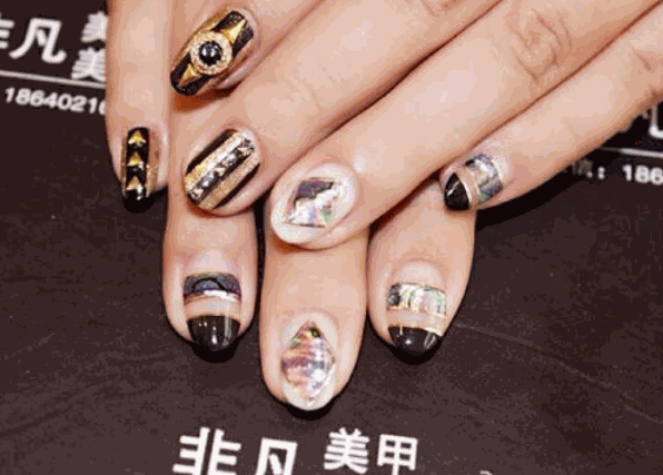 非凡