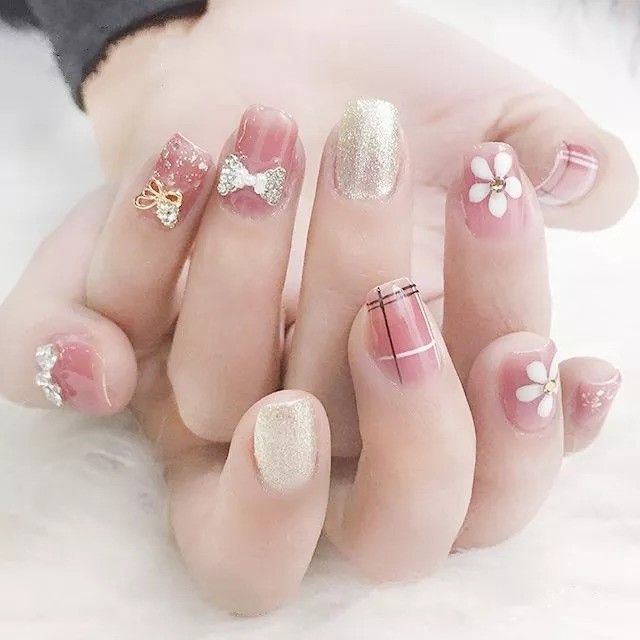 依芙悦美甲 依芙悦美甲