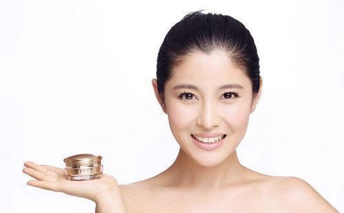 女孩做什么生意最赚钱？开药妆加盟店怎样才能盈利？