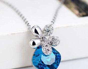 年轻人经营饰品加盟店怎样迎合市场潮流趋势更赚钱