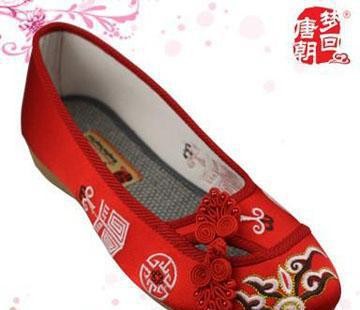 梦回唐朝布鞋也时尚 颠覆传统的时尚弄潮儿