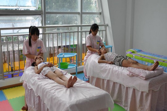 护视亮视力保健中心