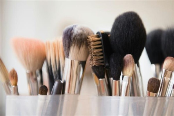 嘉百俪化妆品
