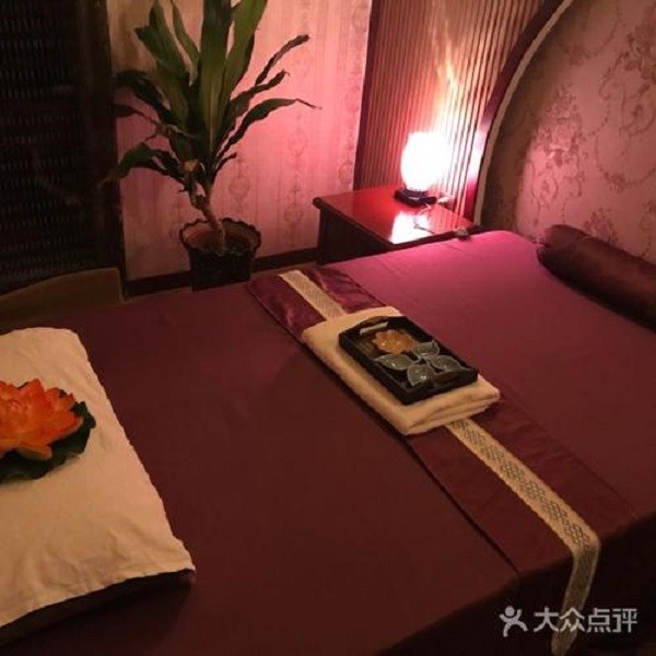 御玲珑养生会所