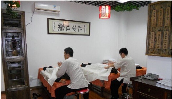 摩先生推拿