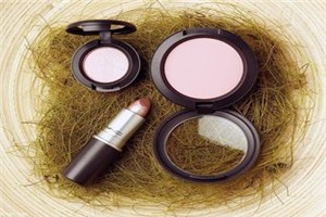启美化妆品
