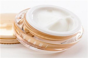 爱追随化妆品