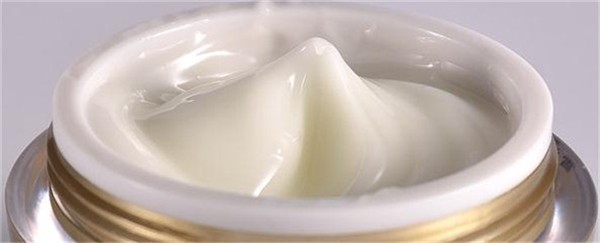 翼介士化妆品