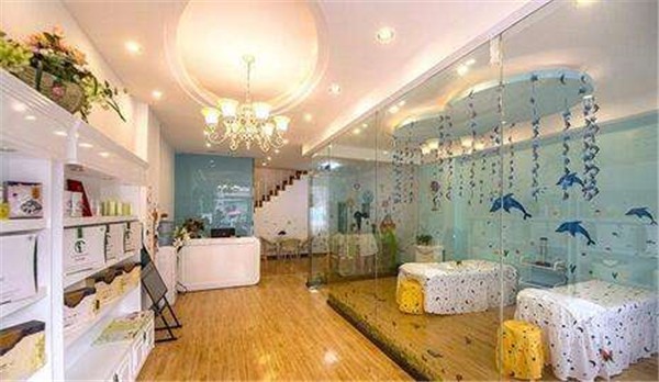 月满馨母婴护理中心